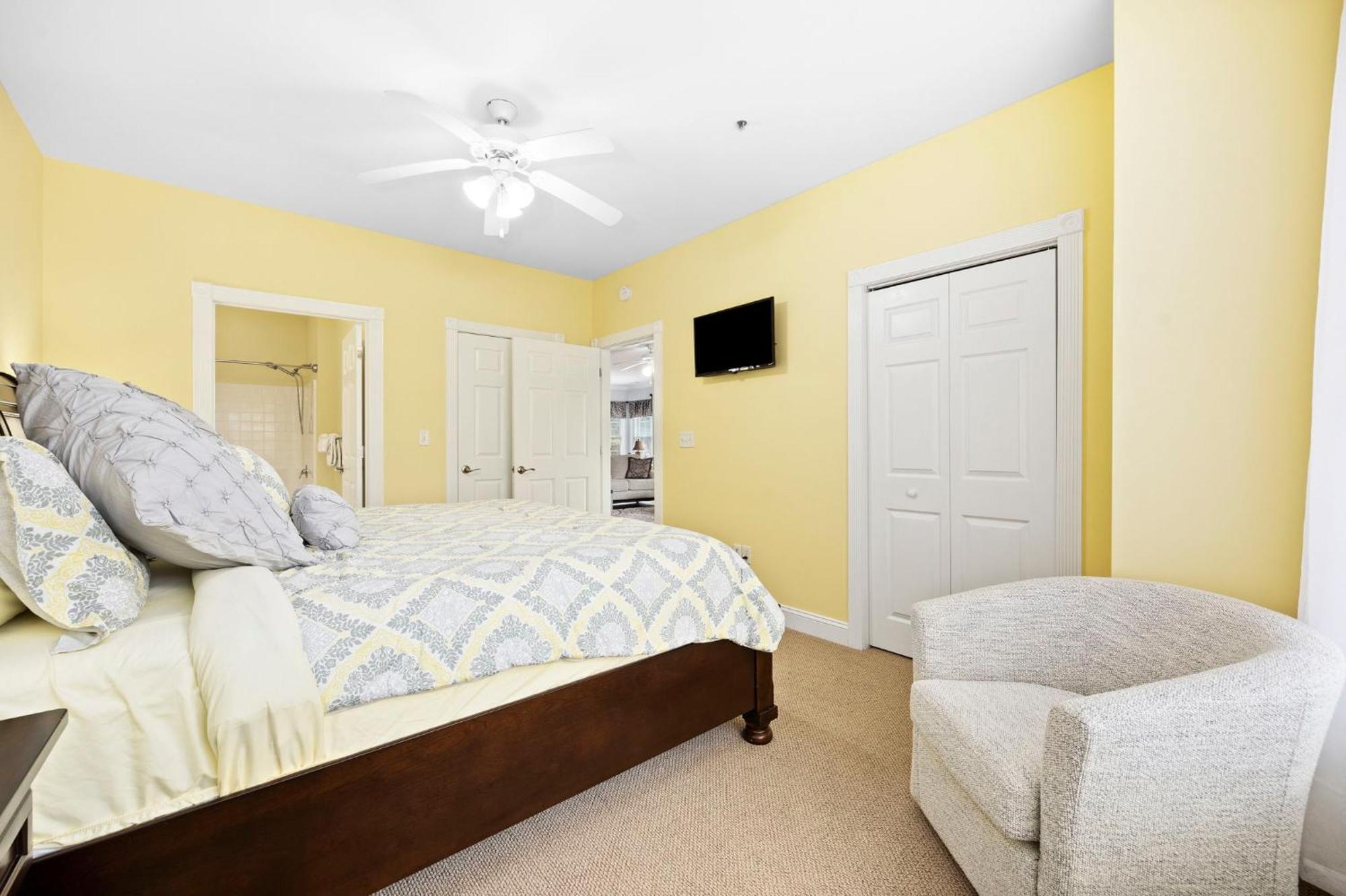 Beautifully Decorated 3 Bedroom 2 Bath Condo, First Floor Wth Walk In Shower! Located In Golf Community 미를 비치 외부 사진